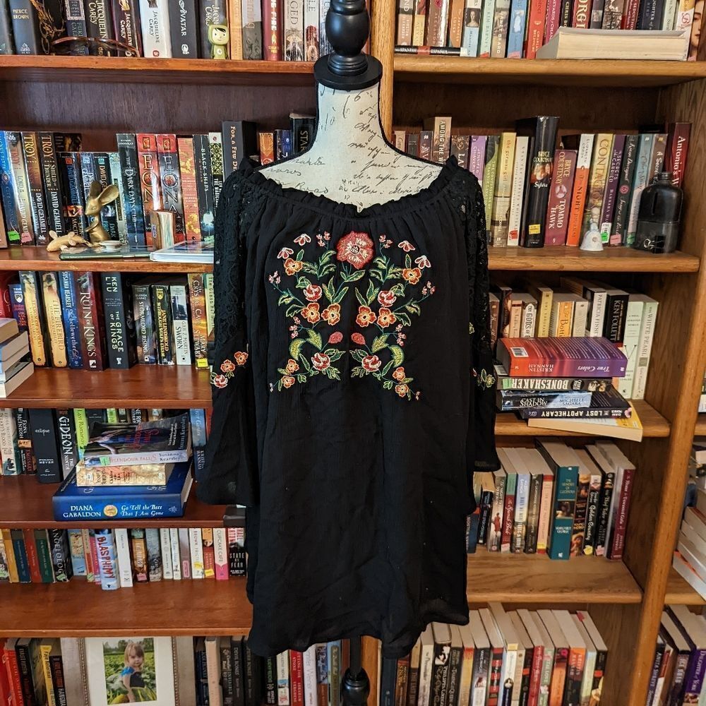 UMGEE off shoulder black floral embroidered long lace sleeve blouse sz s nwt